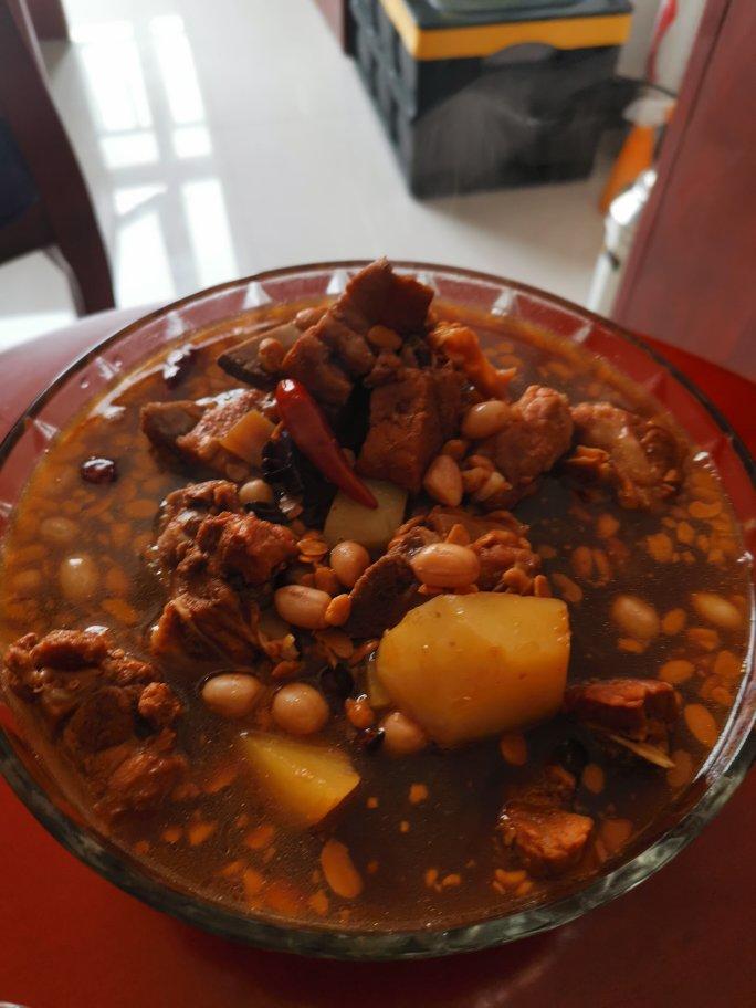 黄豆酱炖排骨