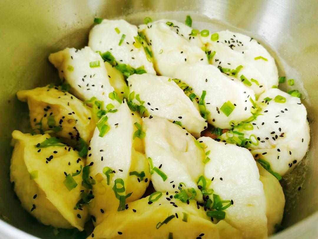 水煎包（韭菜）Fried Dumplings