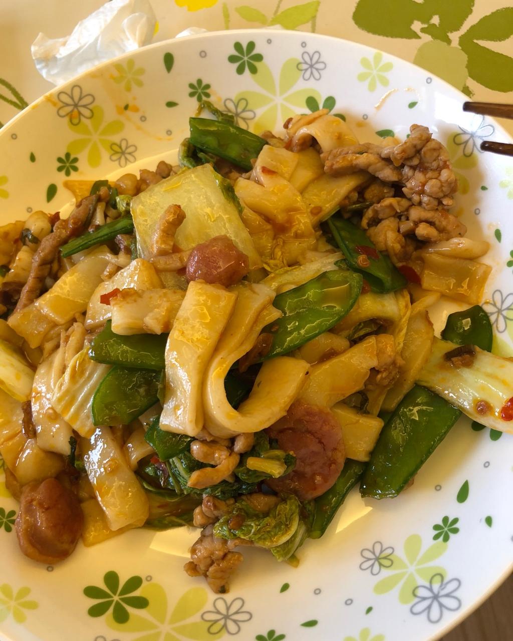 剁椒炒河粉