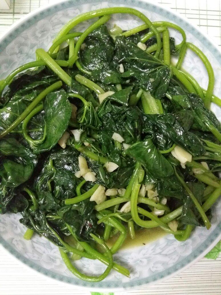 蒜蓉炒红薯叶