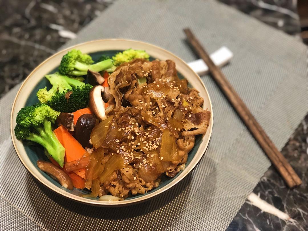 日式肥牛饭