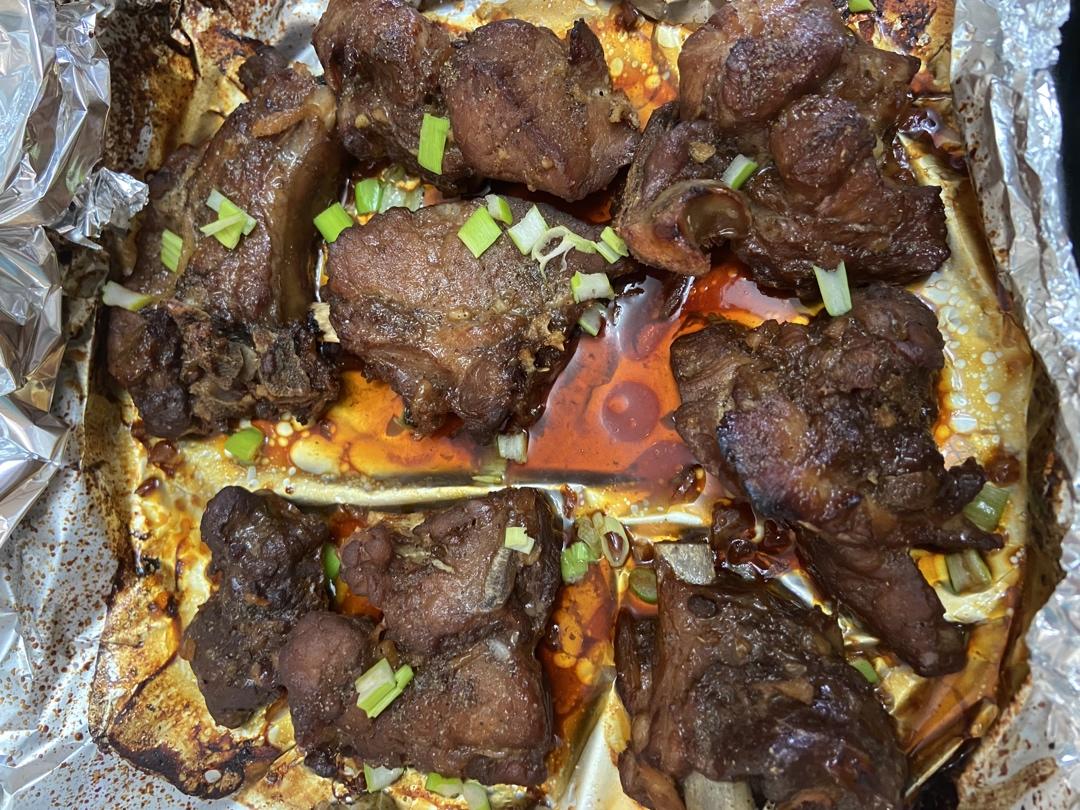 蒜香椒盐烤排骨（不用炒不用炖的烤箱版，焦香软烂）