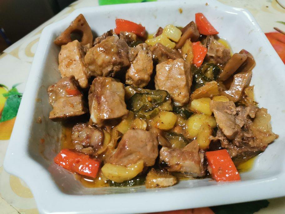 三汁焖锅～排骨焖锅