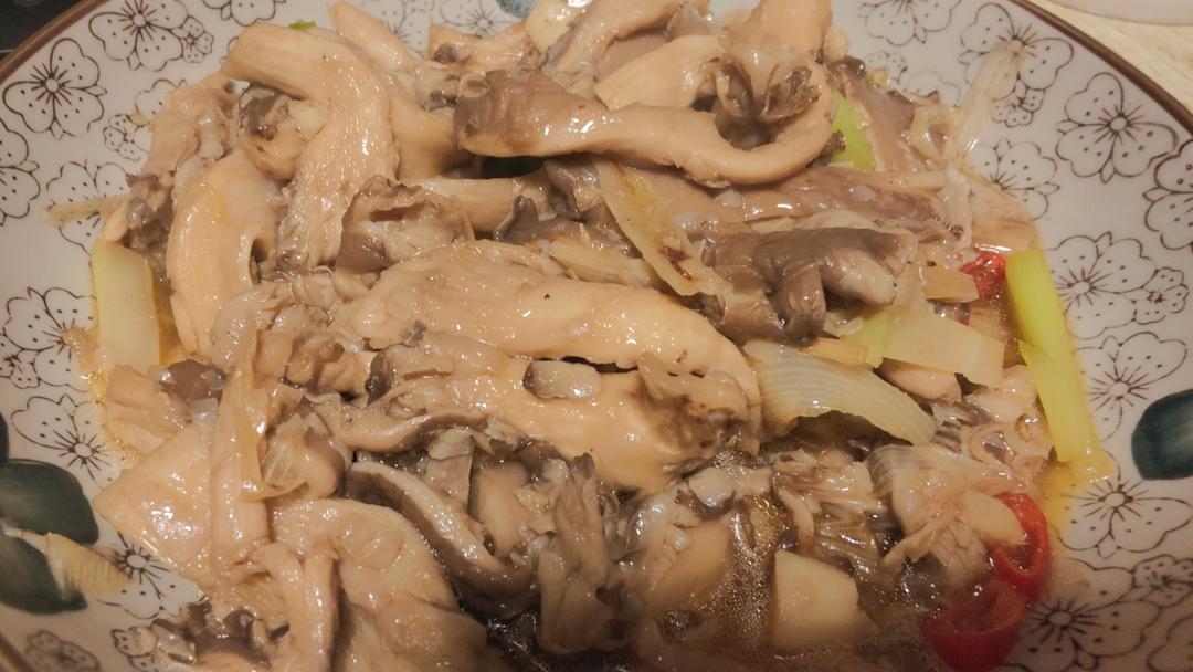 只需要生抽和蚝油两味——怎么都好吃的炒菌菇