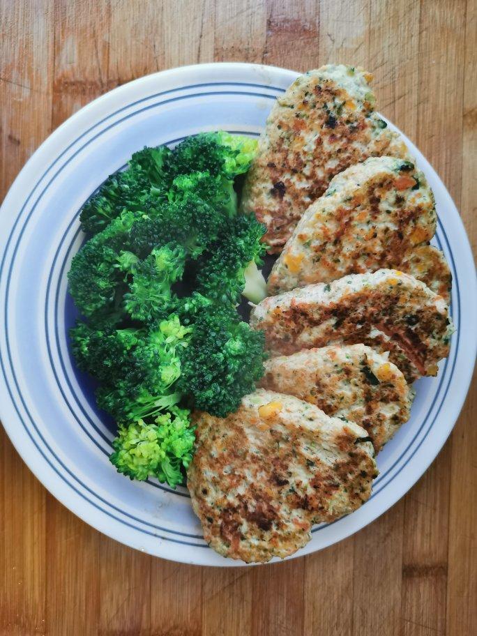 减肥餐低脂鸡胸肉饼