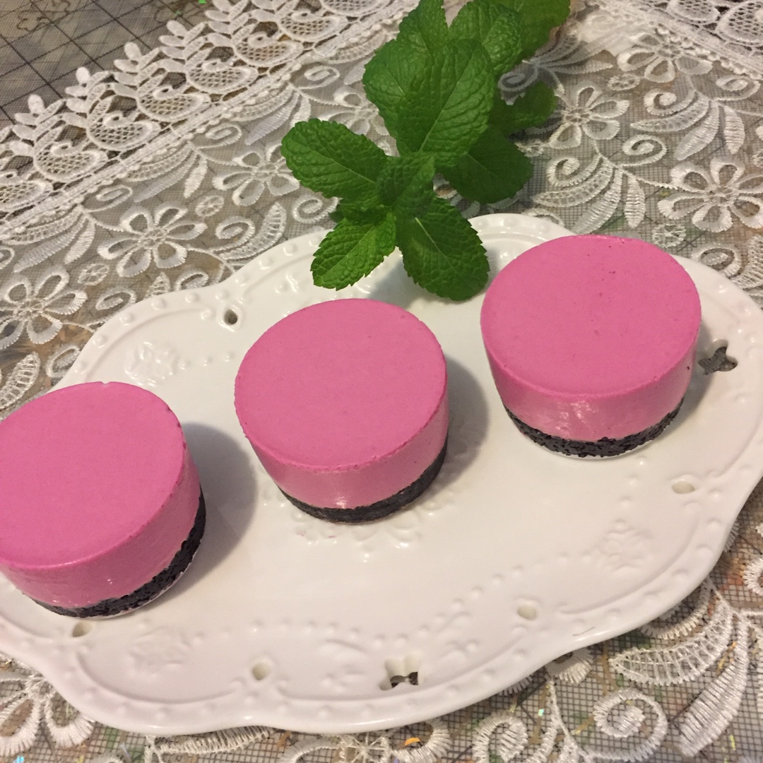 火龙果慕斯（小蛋糕）