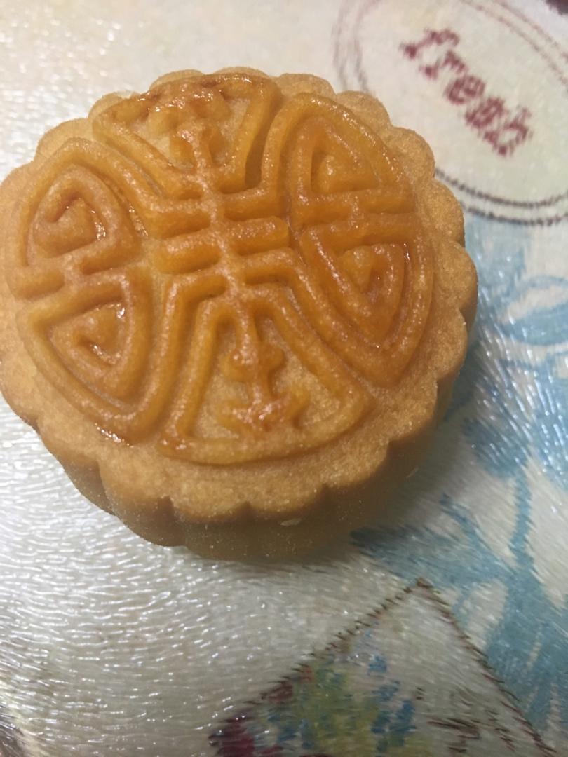 广式月饼—蛋黄莲蓉月饼