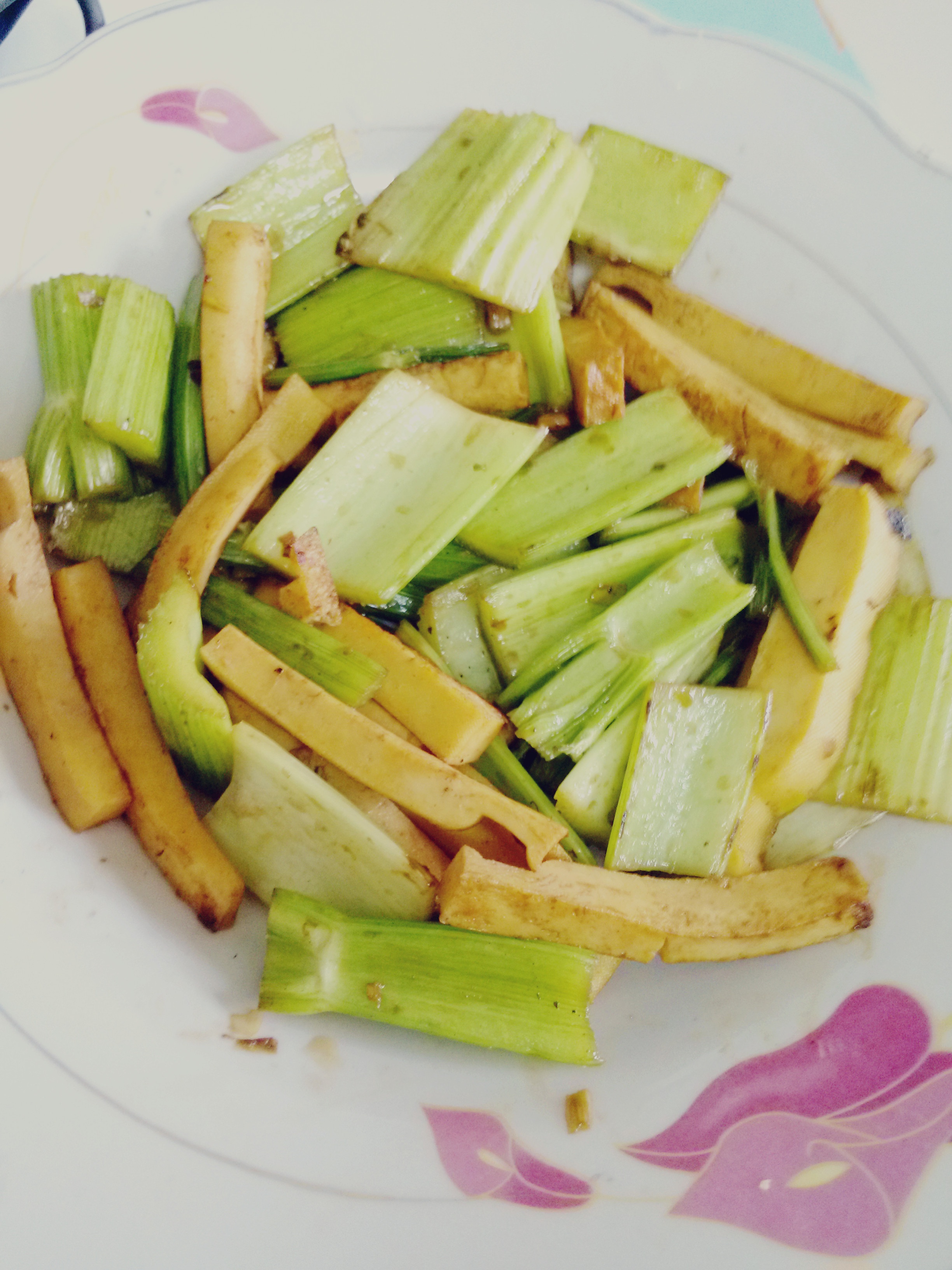 芹菜炒香干