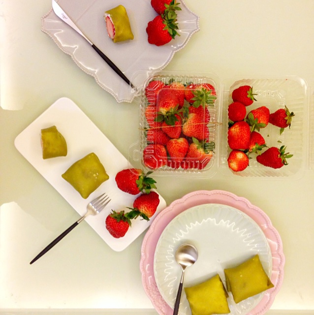 今冬第一颗草莓