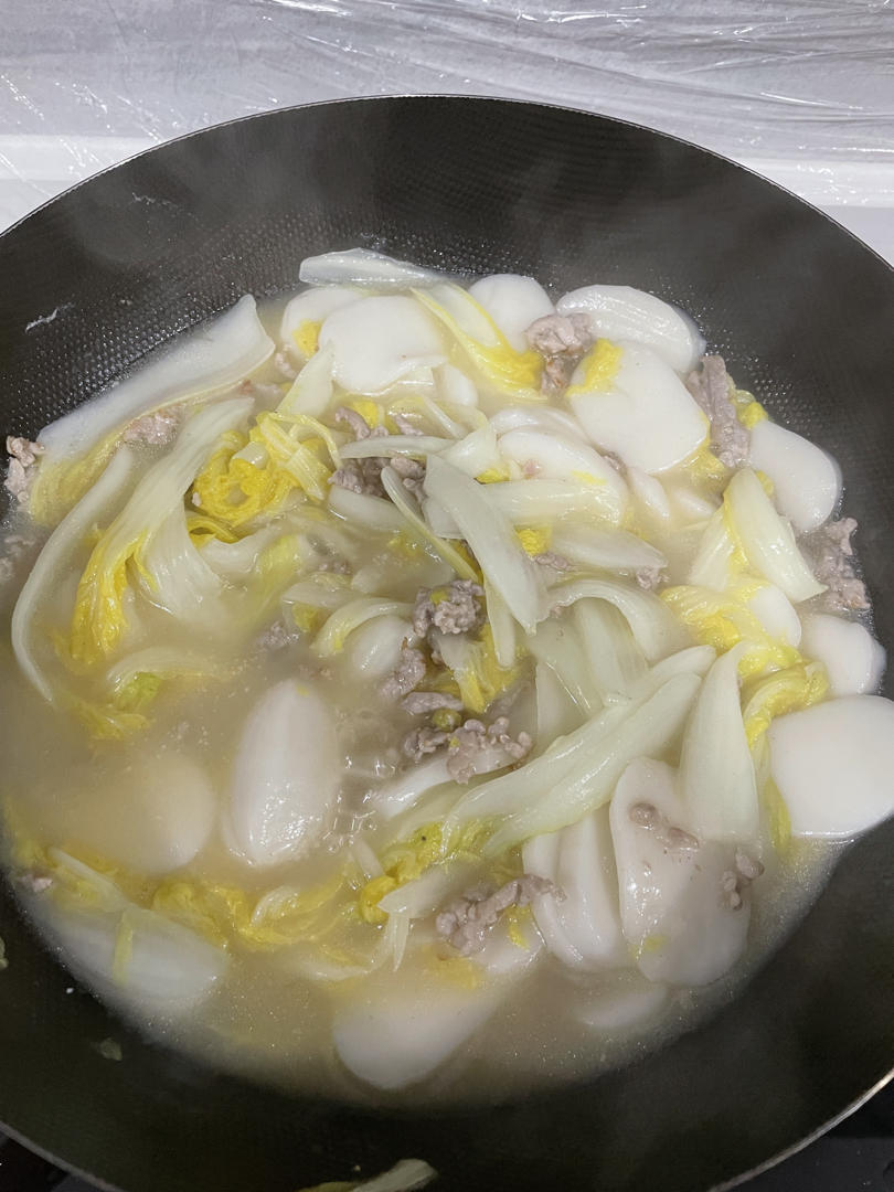 黄芽菜肉丝年糕汤