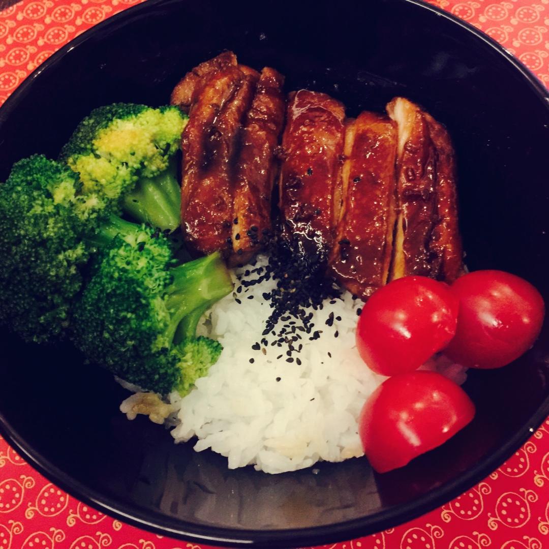 照烧鸡腿饭