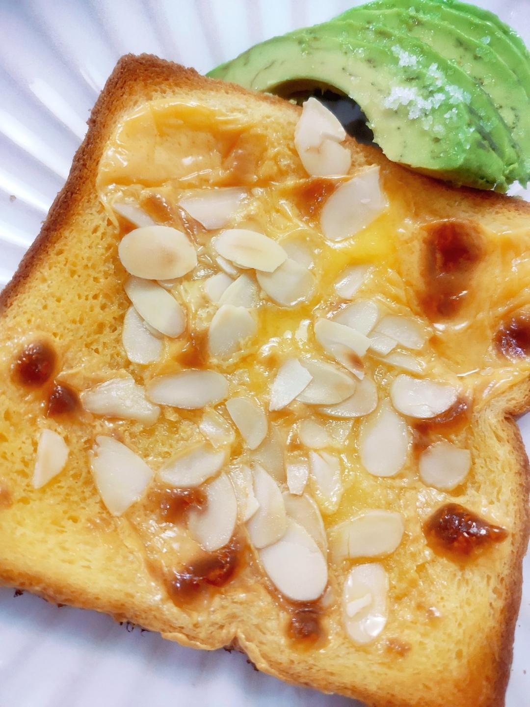 零失败快手岩烧乳酪(熔岩吐司)十分钟网红早餐，好吃哭