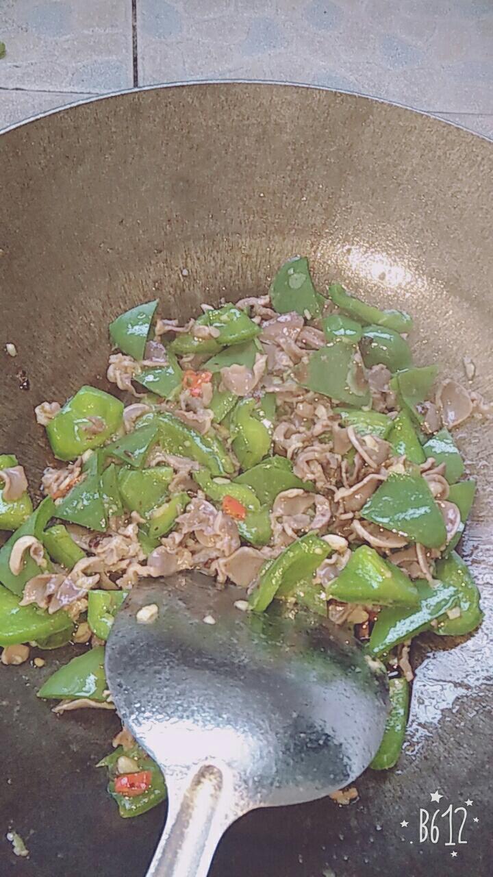 青椒炒鸡肾的做法
