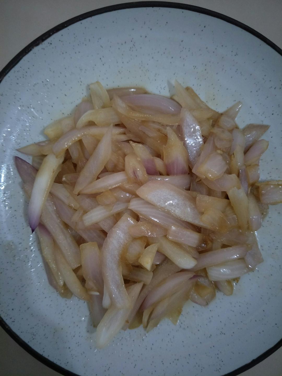 格子megan做的素炒洋葱