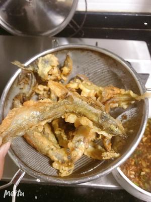 超简单香炸酥脆多春鱼儿童辅食小零食嘎嘣脆美味的做法 步骤4