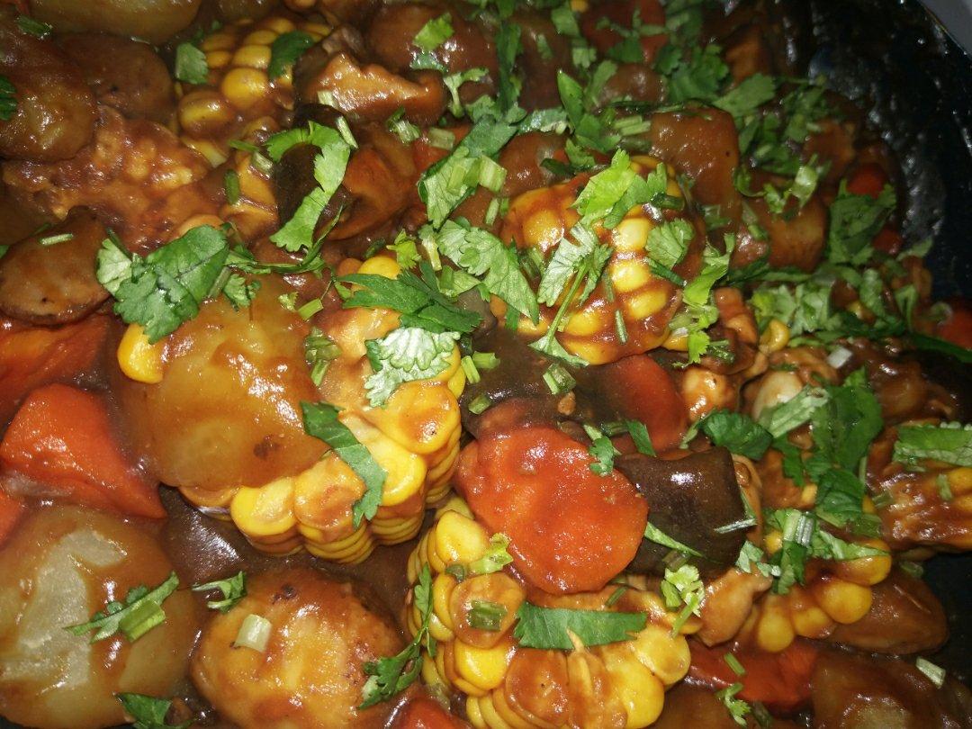 香菇鸡肉炖土豆