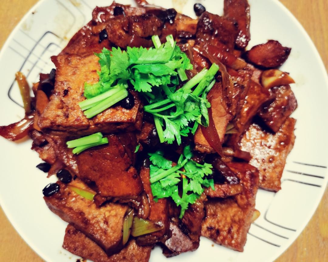 豆腐干烧肉的做法