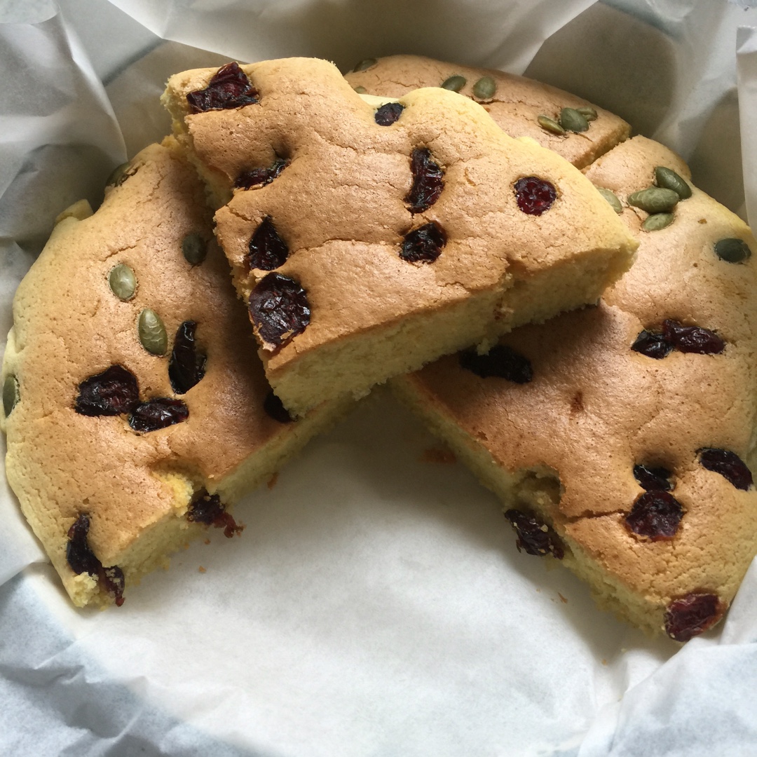 老少皆宜的蓝莓小米糕（适合1岁以上宝宝）