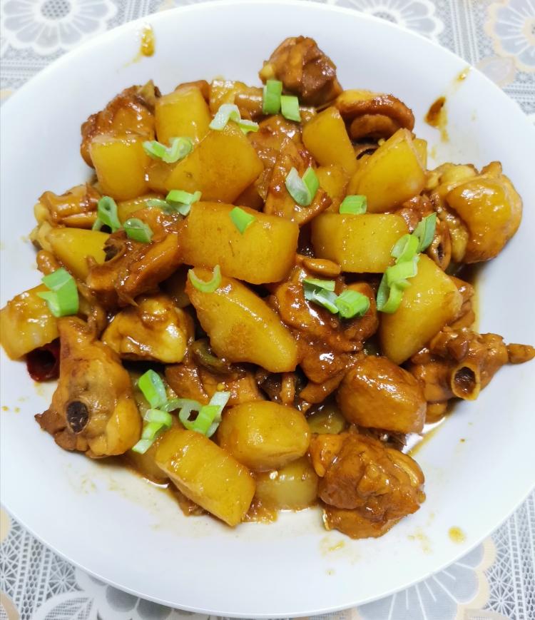 红烧土豆鸡块