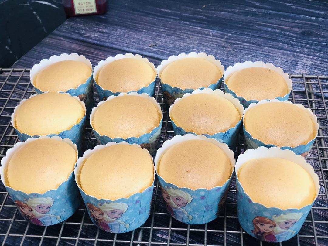 炼乳纸杯蛋糕