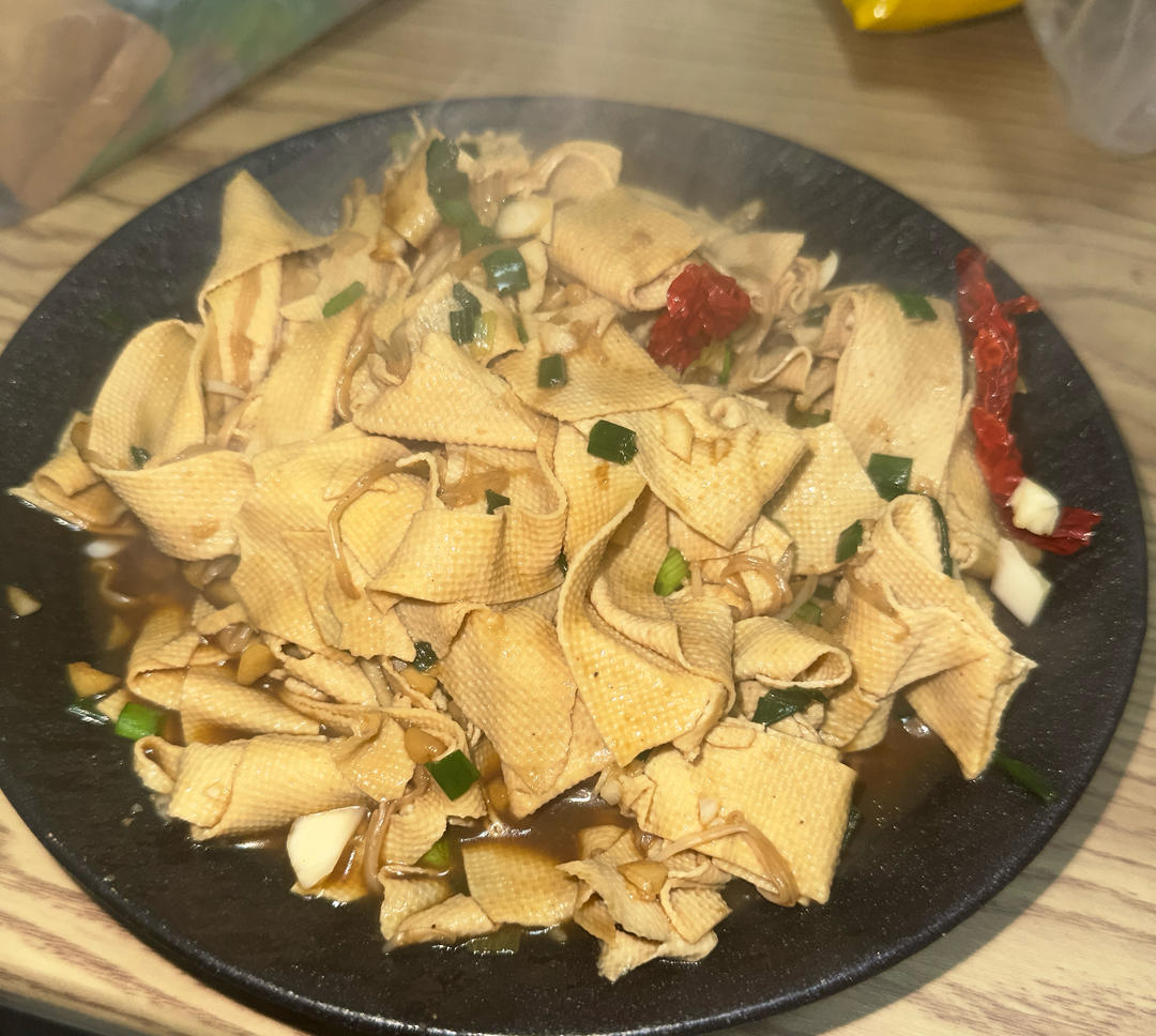 香辣金针菇豆皮