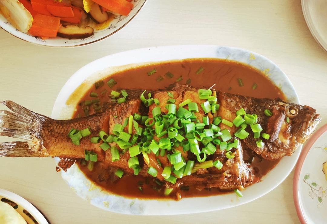 红烧鲈鱼
