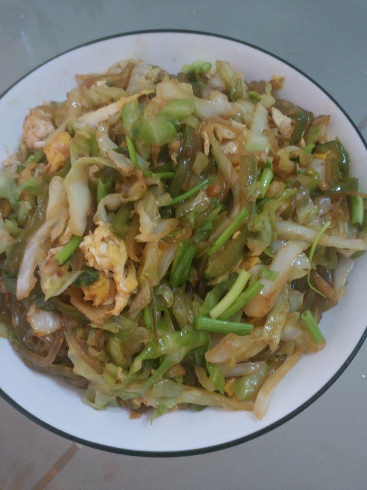 包心菜炒红薯粉丝