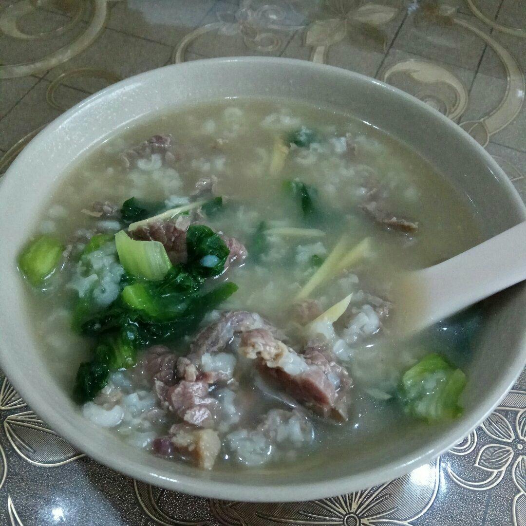 广式生菜丝牛肉粥