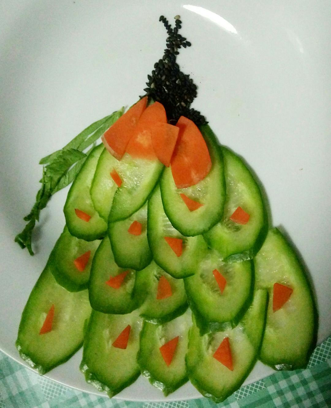 手机用户7390_adc4做的蔬菜拼盘盘饰摆盘(孔雀)