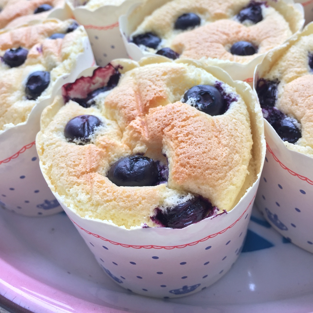 鲜奶油蓝莓纸杯蛋糕 Blueberry Crème  fraîche cupcake