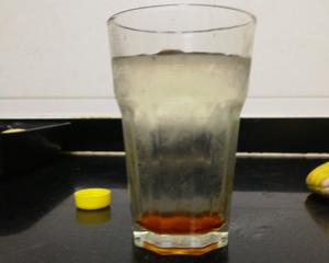 蜂蜜柠檬冰水的做法 步骤2