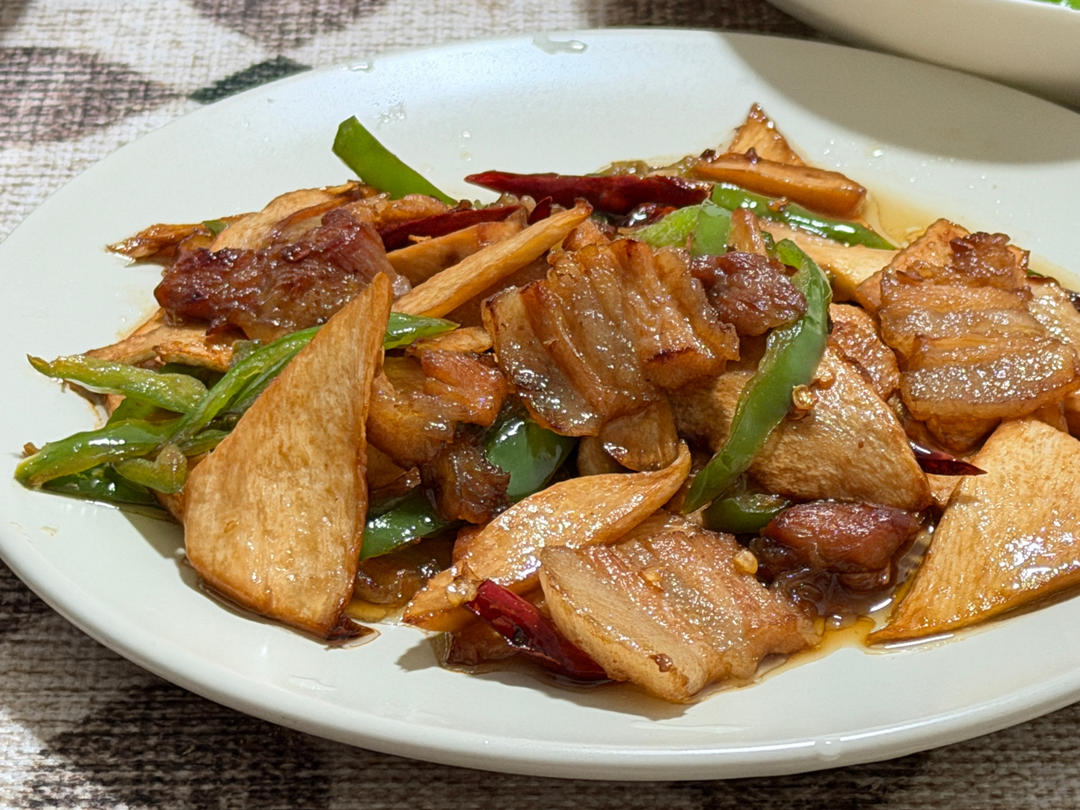 茭白这样做百吃不厌，茭白炒肉