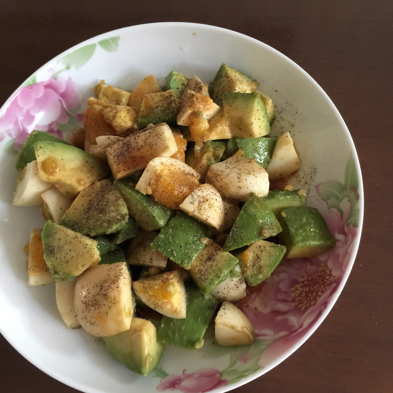 早餐之牛油果鸡蛋沙拉