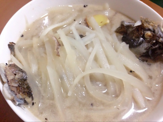 女人汤-鲫鱼萝卜丝汤