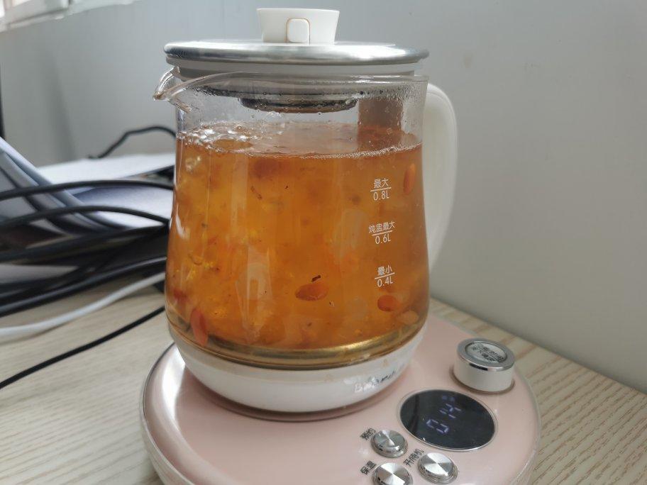 下午茶吃这个：补水养颜的桃胶雪燕羹