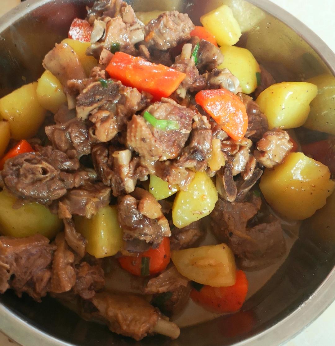 土豆焖鸭
