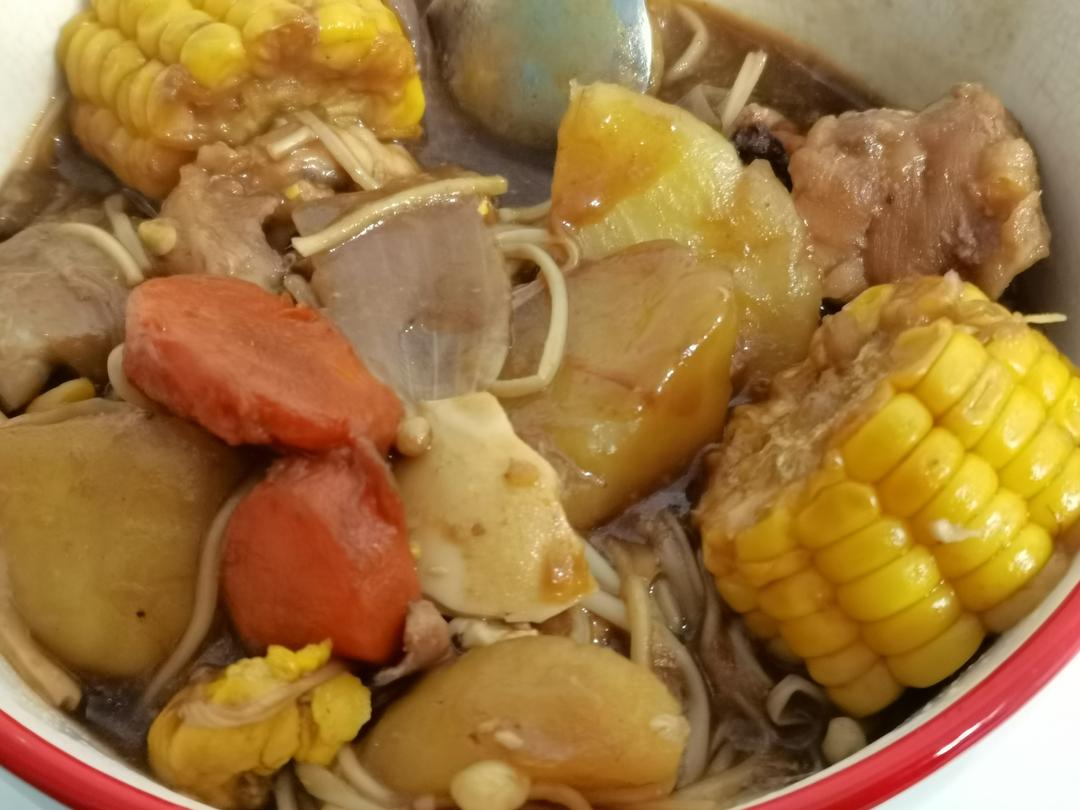 能吃三碗米饭的鸡腿焖锅