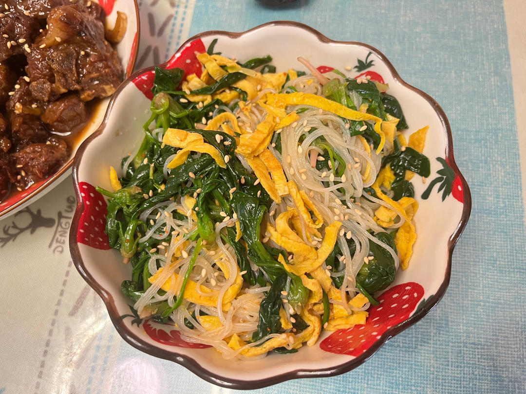 开胃爽口又营养的菠菜拌粉丝