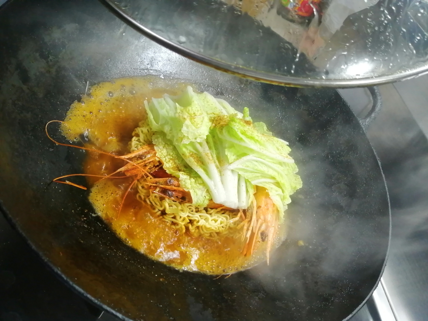 大海虾煮方便面的做法 步骤11