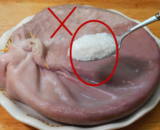 洗猪肚时，切记不要加盐和淀粉，教你一招，干净卫生无异味