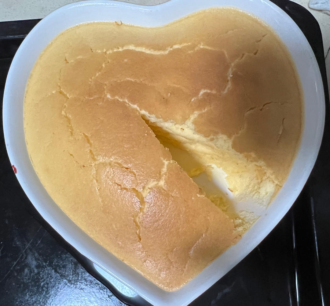 不用奶油奶酪也能做的“轻乳酪蛋糕”🍰