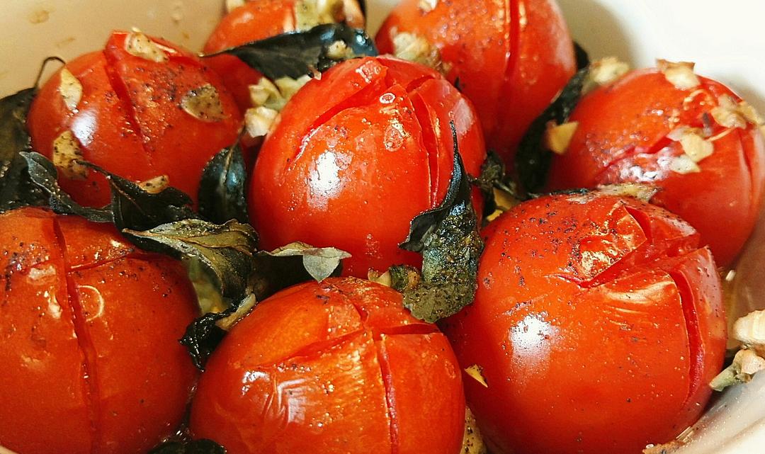 香料烤番茄