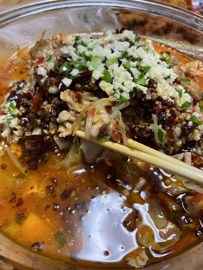 厨师长教你：“水煮肉片”的正宗做法，这味道真的很四川