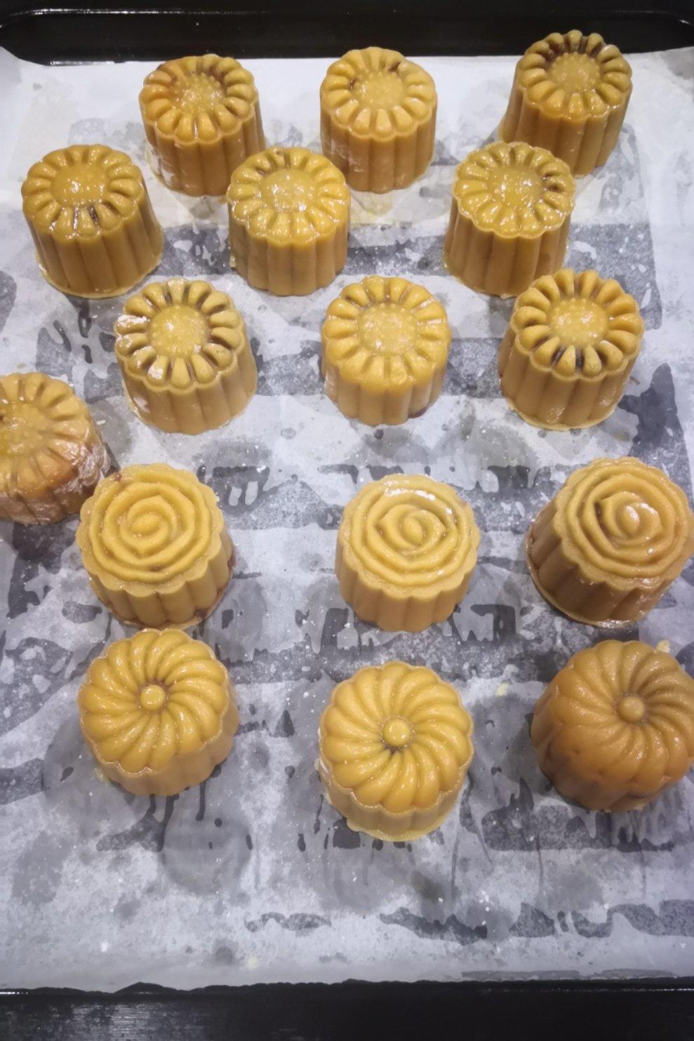 广式月饼—蛋黄莲蓉月饼