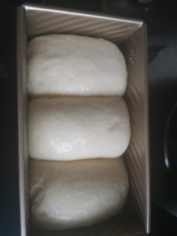 放冰箱就可以轻松出手套膜的吐司