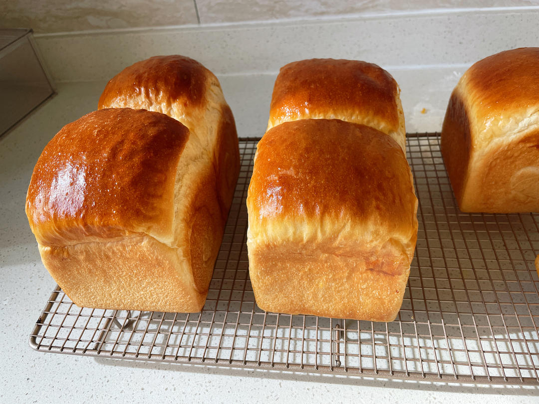 炼乳鲜奶提子吐司｜奶香加倍柔软加倍