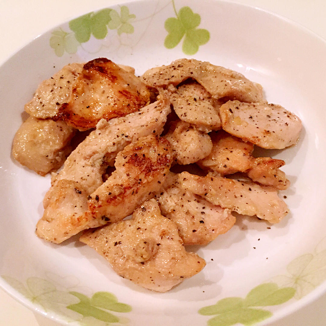 mintsy做的酷炫屌炸天好吃的煎鸡胸肉(香蒜蜂蜜煎鸡胸肉)