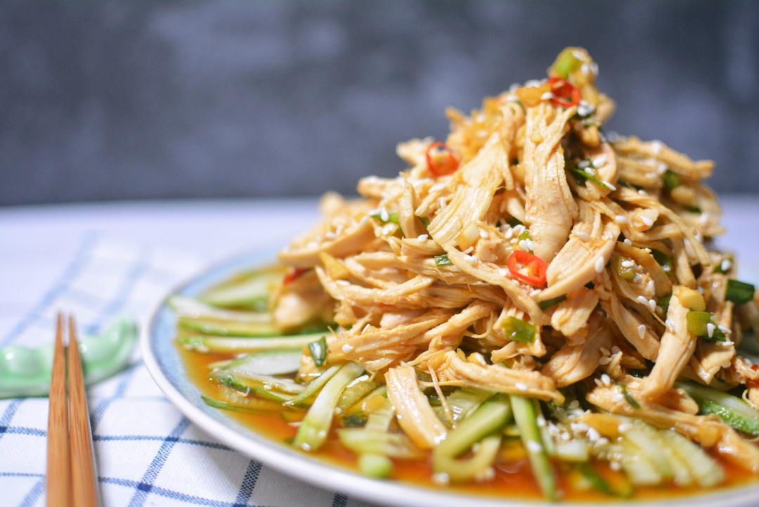 夏日开胃菜 凉拌鸡丝（手撕鸡）