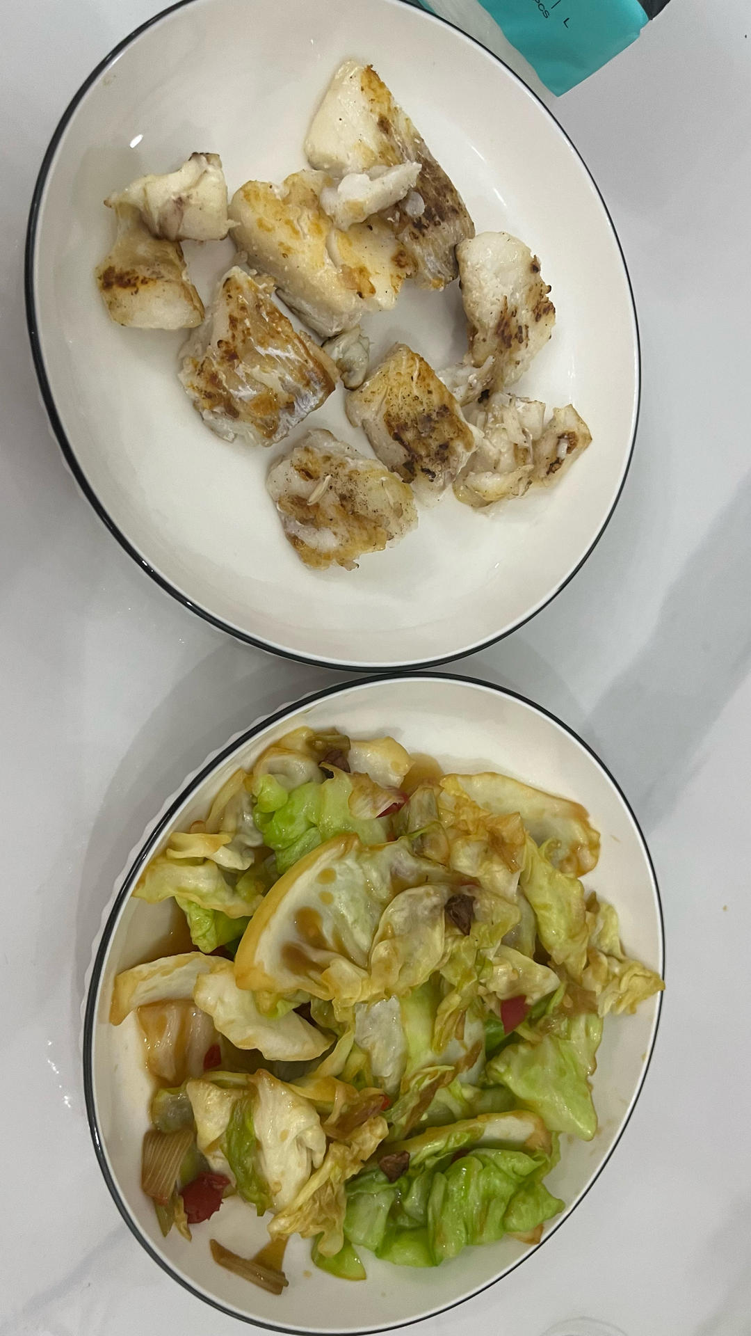 醋溜大白菜+香煎鳕鱼+核桃