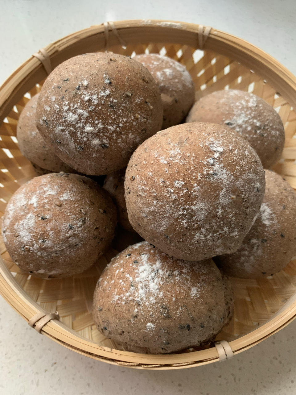 100%全麦黑芝麻餐包（一次发酵）